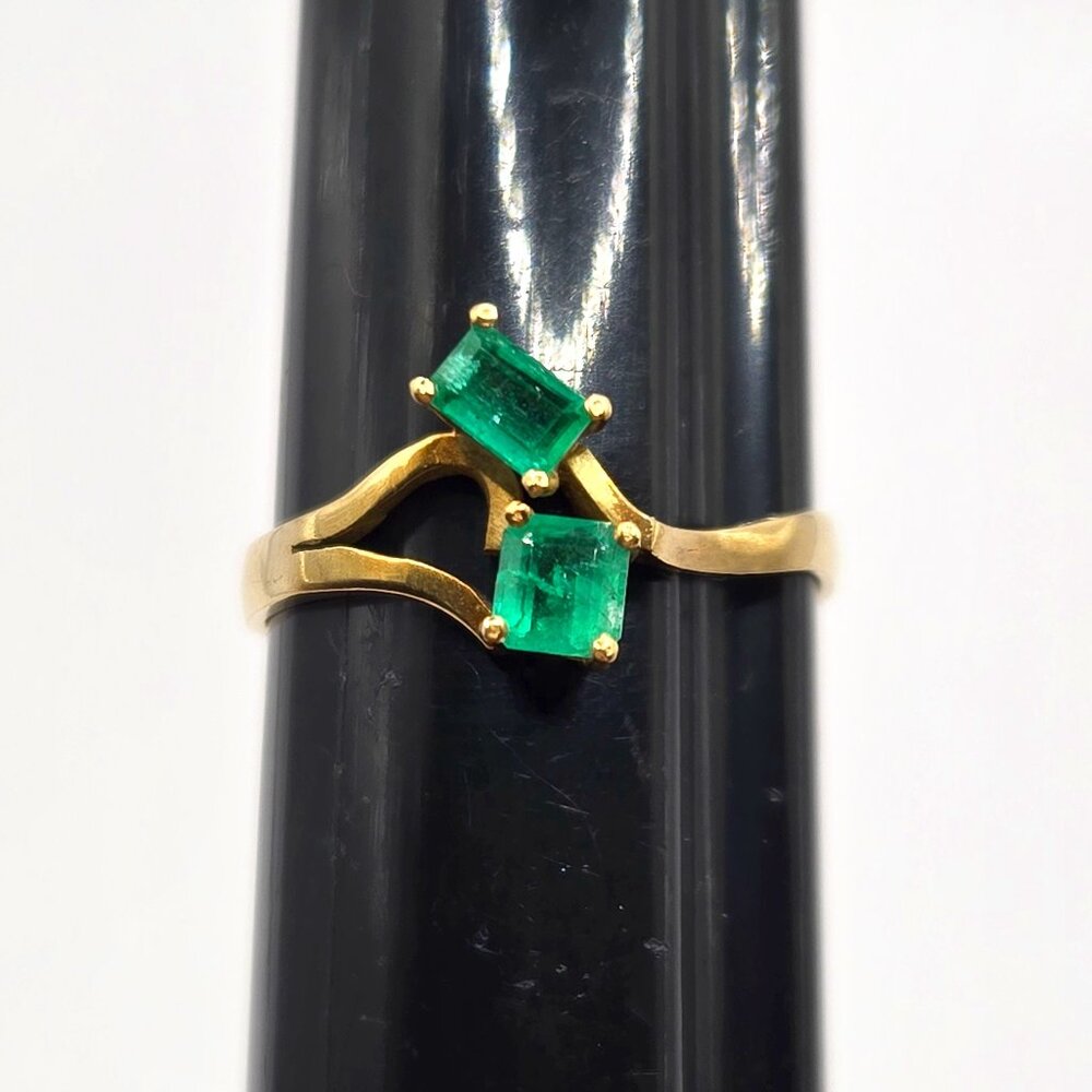 18K Yellow Gold Double Emerald Bypass Style Setting Ring - 2.3g